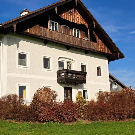 Wallersee Apartment *